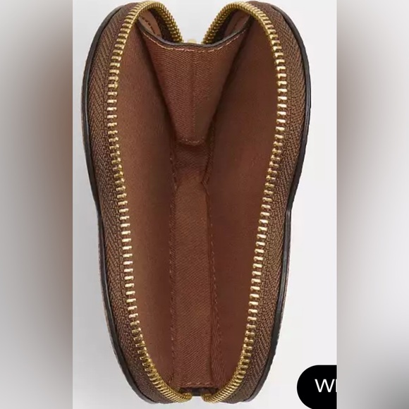 Coach NWT Heart Coin Case In Signature Canvas With Cherry Print - Picture 3 of 14